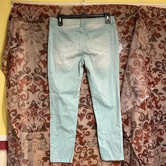 Woman’s Stonewashed Teal Simply Vera Vera Wang Jeans - Picture 2 of 3